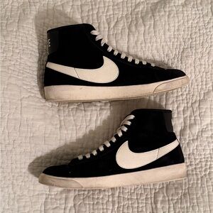 Women’s Vintage Mid Nike Blazer Sneakers due 8.5 US black